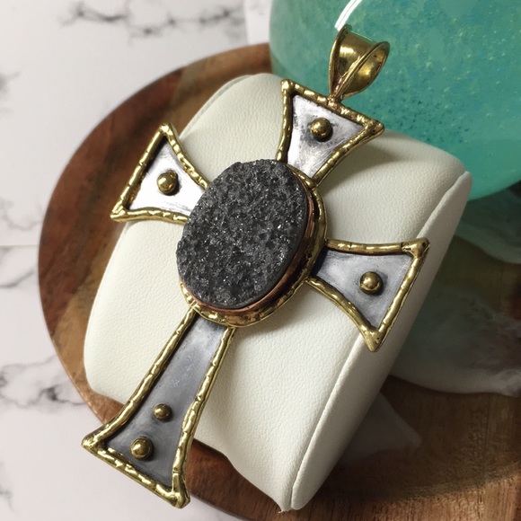 🖤RARE handmade cross pendant